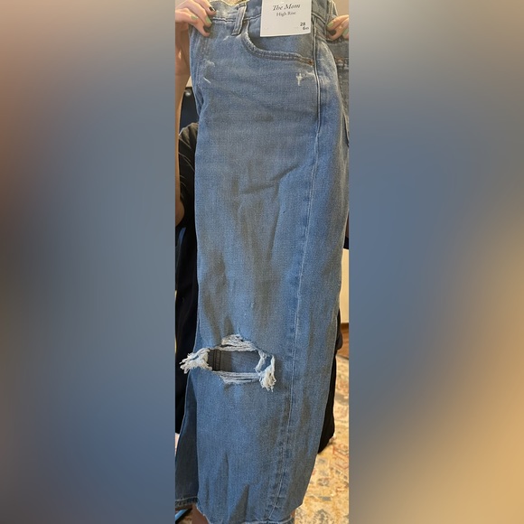 Abercrombie and Fitch “The Mom” high rise jeans - Picture 4 of 6